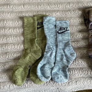 Nike Men's Athletic Crew Socks - Olive and Light Blue